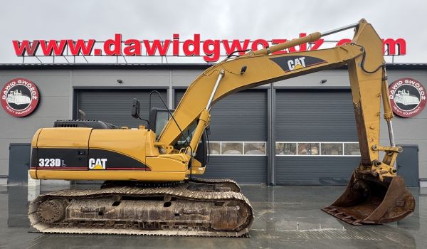 CATERPILLAR 323D